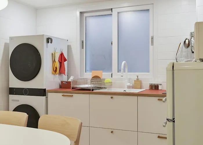 Apartment New Special,3min Walk To Gwangalli Drone Show,new Accommodation,free Luggage Storage,washer And Dryer Available,ott,drip Bag Coffee Busan